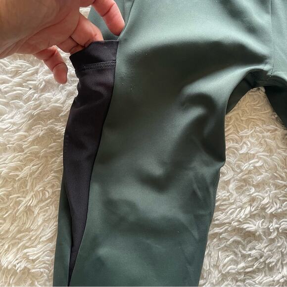 GymShark Venture Leggings Dark Green Size Medium EUC - Picture 7 of 11